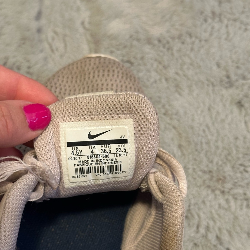 ⚠️⚠️ Read Description Nike Sneakers